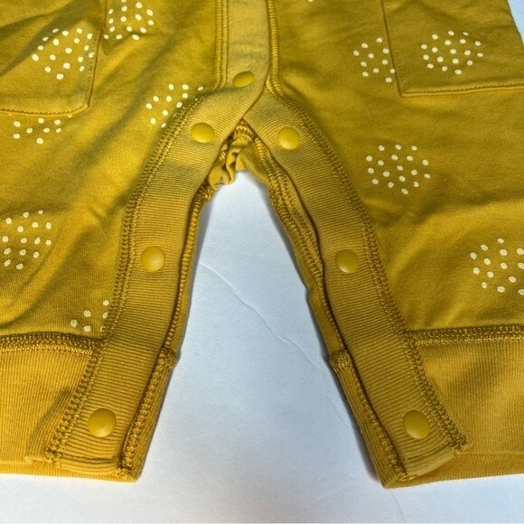 Cat & Jack Unisex Infant Gold Long Sleeve Romper Snaps Adaptive Design NEW! - Picture 2 of 8